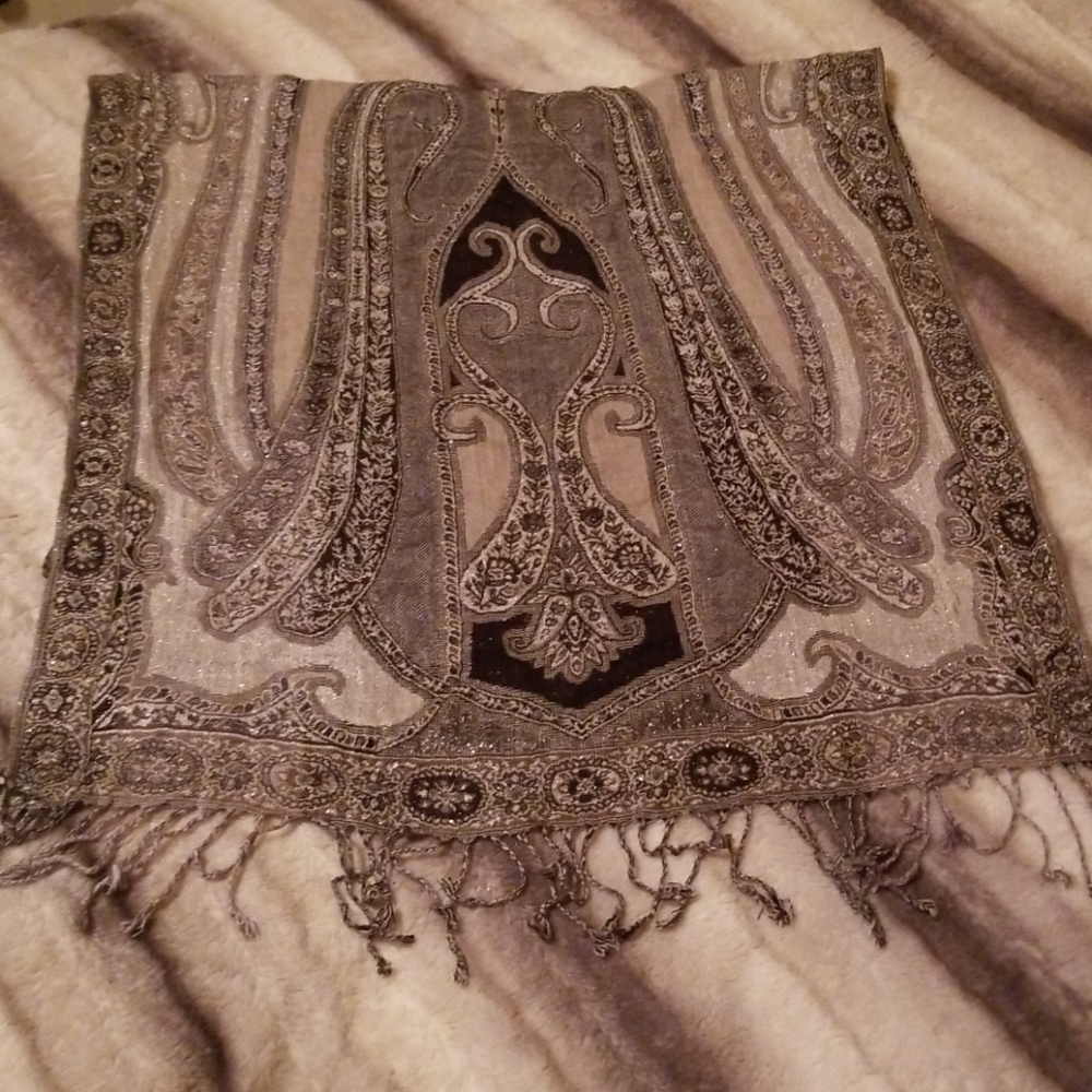 Accessories - Picture 2 of 2